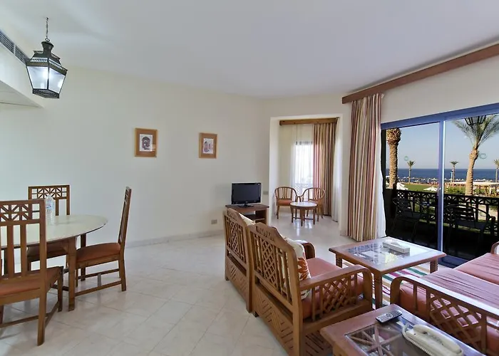 Resort At Shores Amphoras 3*