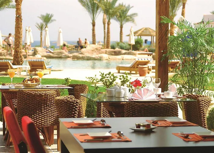 At Shores Amphoras Resort
