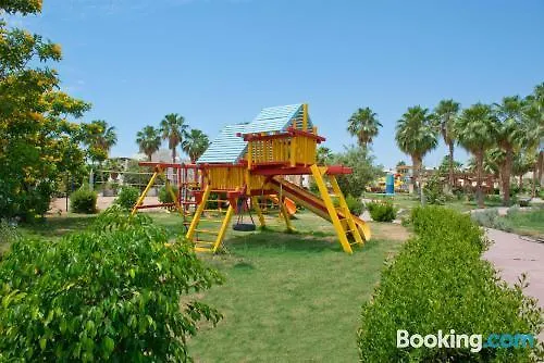 Resort At Shores Amphoras 3*