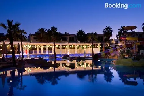 At Shores Amphoras 3*