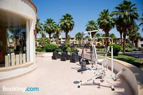At Shores Amphoras 3*
