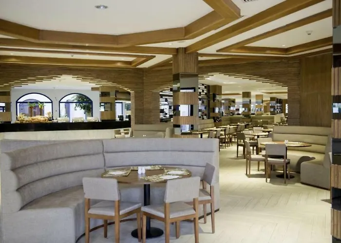 Resort At Shores Amphoras 3*